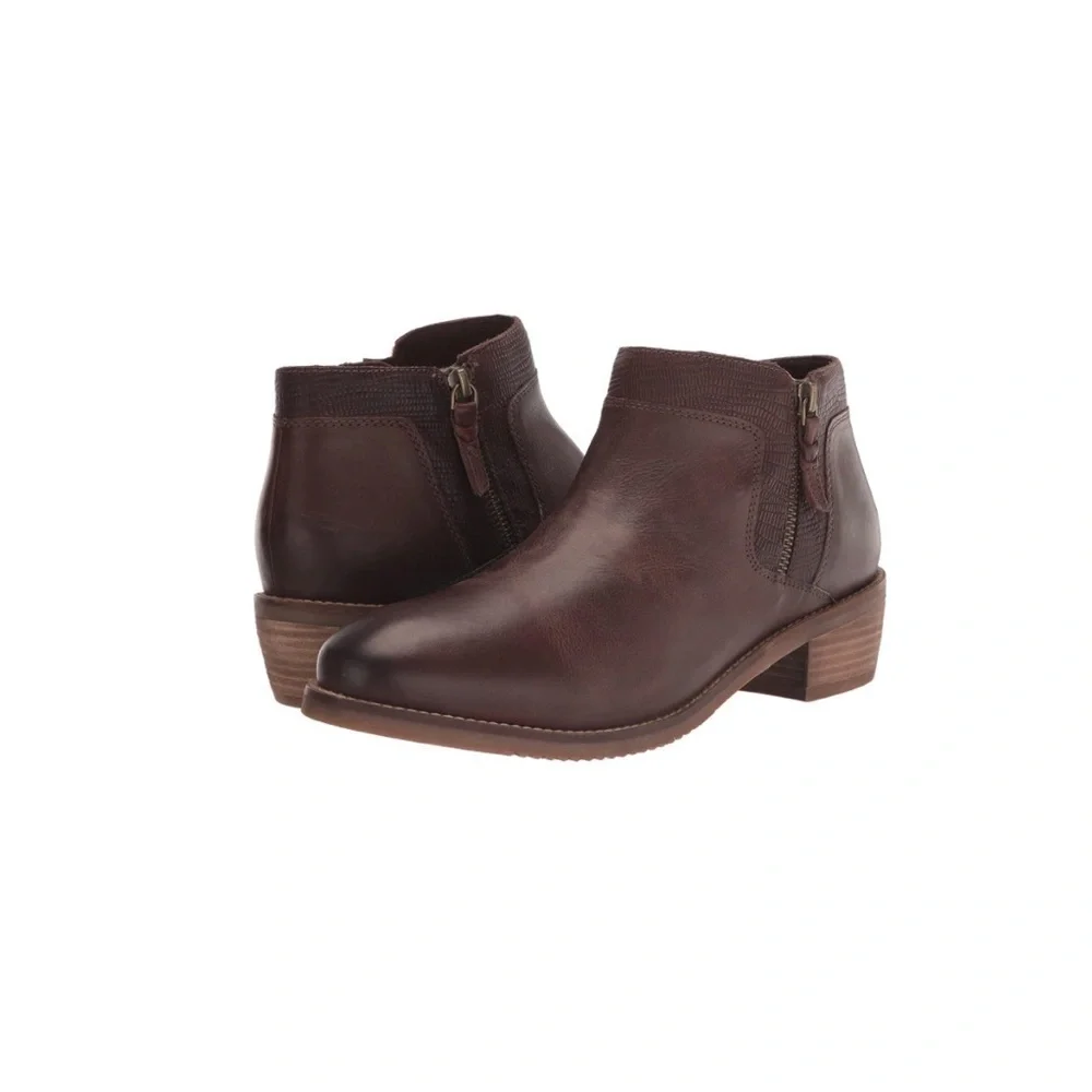 Soft walk boot